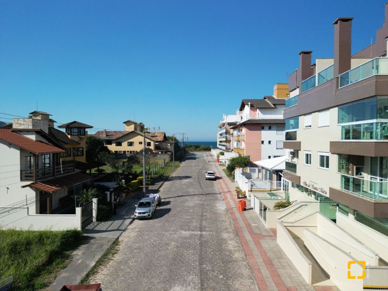Cobertura com 95m², 2 quartos (sendo 1 suíte), 2 garagens, no bairro Açores em Florianópolis