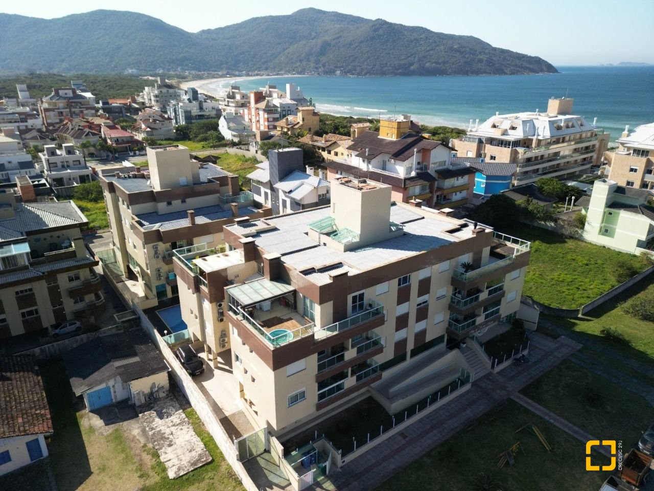 Cobertura com 95m², 2 quartos (sendo 1 suíte), 2 garagens, no bairro Açores em Florianópolis