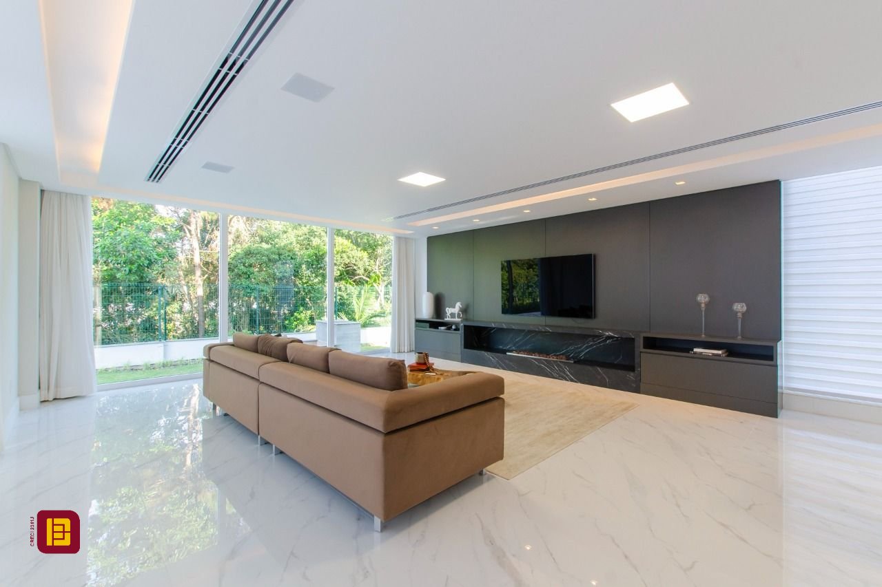 Casa de Condomínio com 942m², 6 quartos (sendo 5 suítes), 4 garagens, no bairro Cacupé em Florianópolis