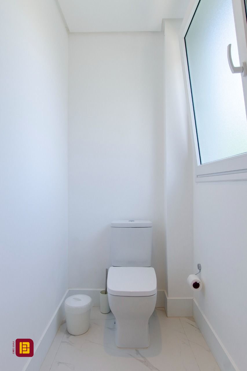 Casa de Condomínio com 942m², 6 quartos (sendo 5 suítes), 4 garagens, no bairro Cacupé em Florianópolis