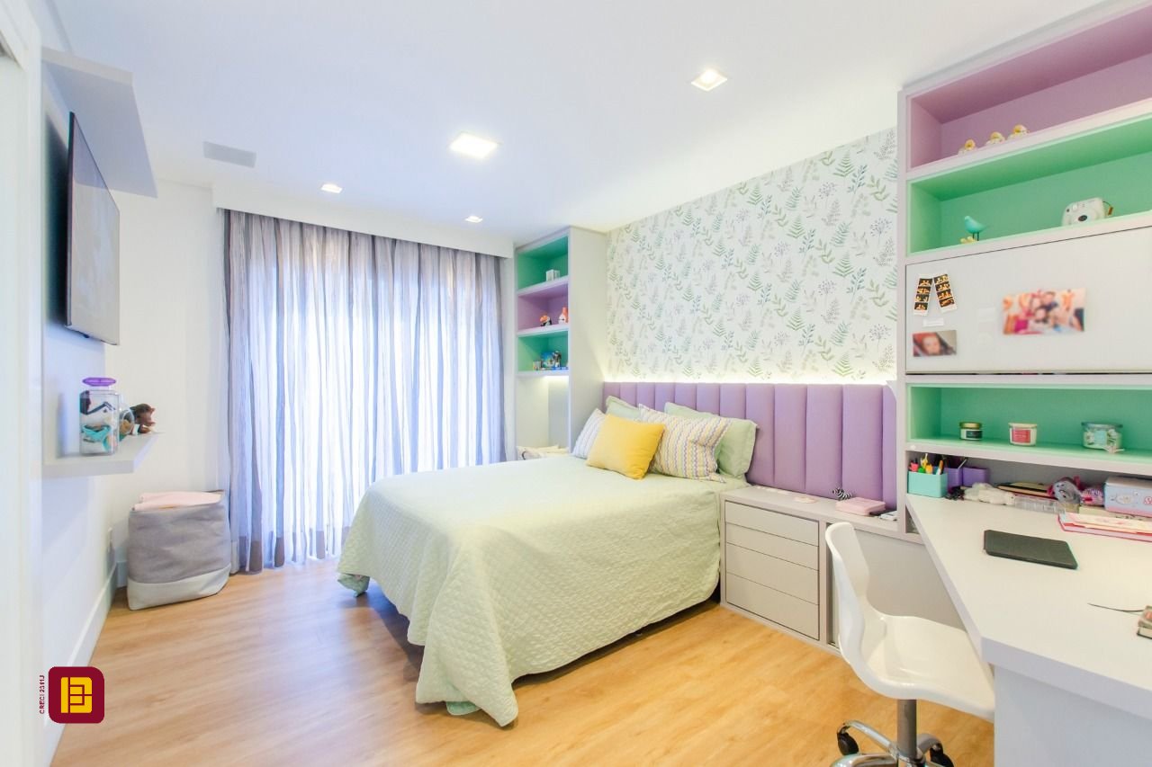 Casa de Condomínio com 942m², 6 quartos (sendo 5 suítes), 4 garagens, no bairro Cacupé em Florianópolis