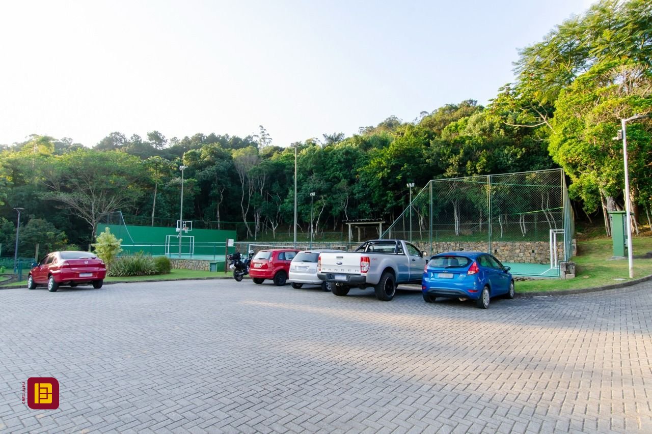Casa de Condomínio com 942m², 6 quartos (sendo 5 suítes), 4 garagens, no bairro Cacupé em Florianópolis