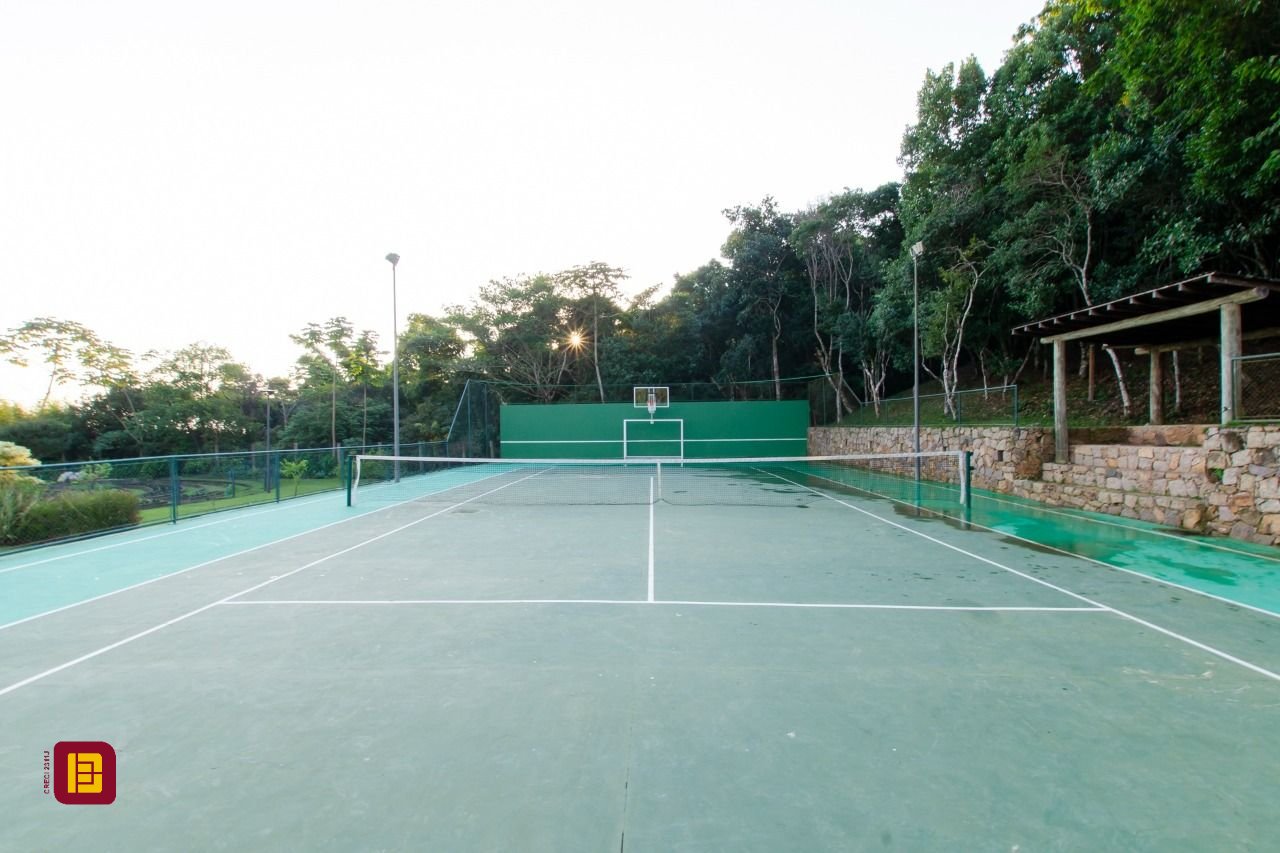Casa de Condomínio com 942m², 6 quartos (sendo 5 suítes), 4 garagens, no bairro Cacupé em Florianópolis