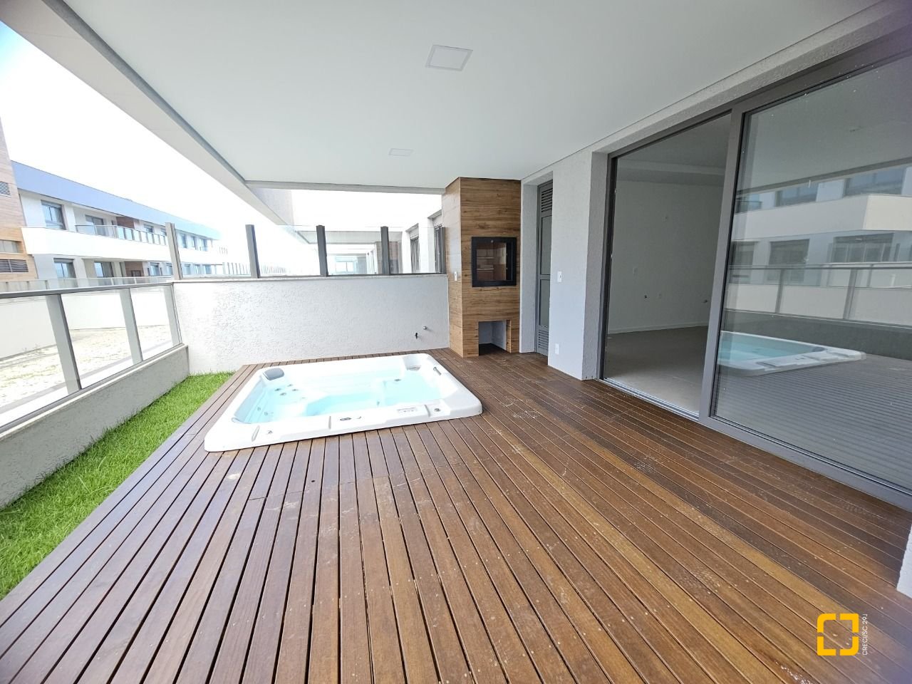 Apartamento com 119m², 3 quartos (sendo 1 suíte), 2 garagens, no bairro Morro das Pedras em Florianópolis