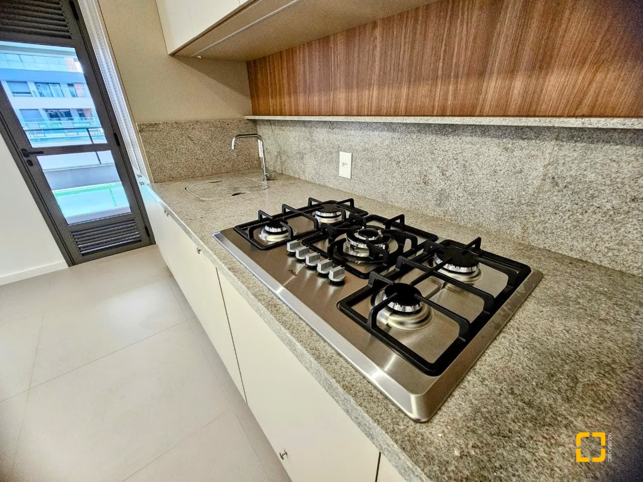 Apartamento com 119m², 3 quartos (sendo 1 suíte), 2 garagens, no bairro Morro das Pedras em Florianópolis