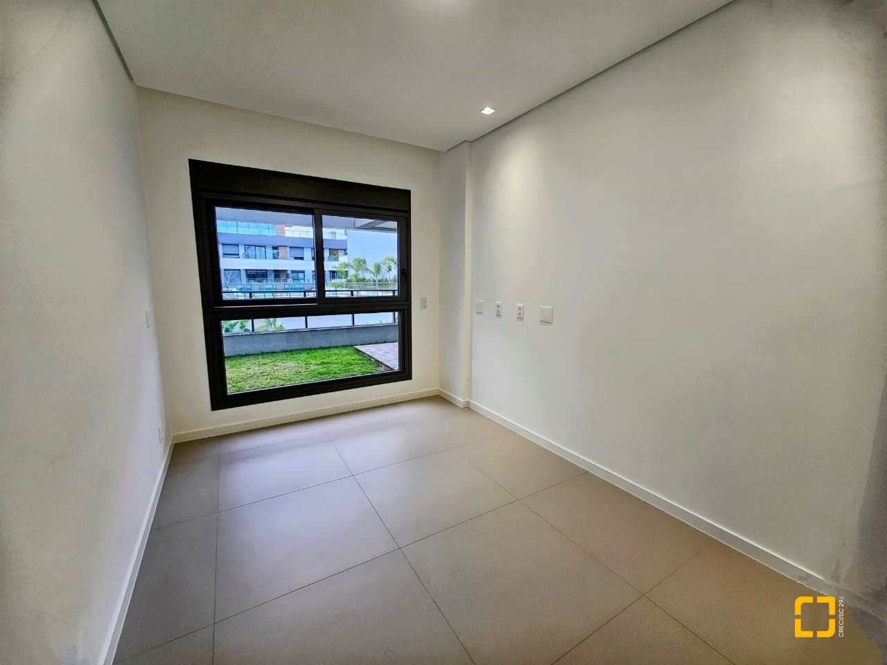 Apartamento com 119m², 3 quartos (sendo 1 suíte), 2 garagens, no bairro Morro das Pedras em Florianópolis