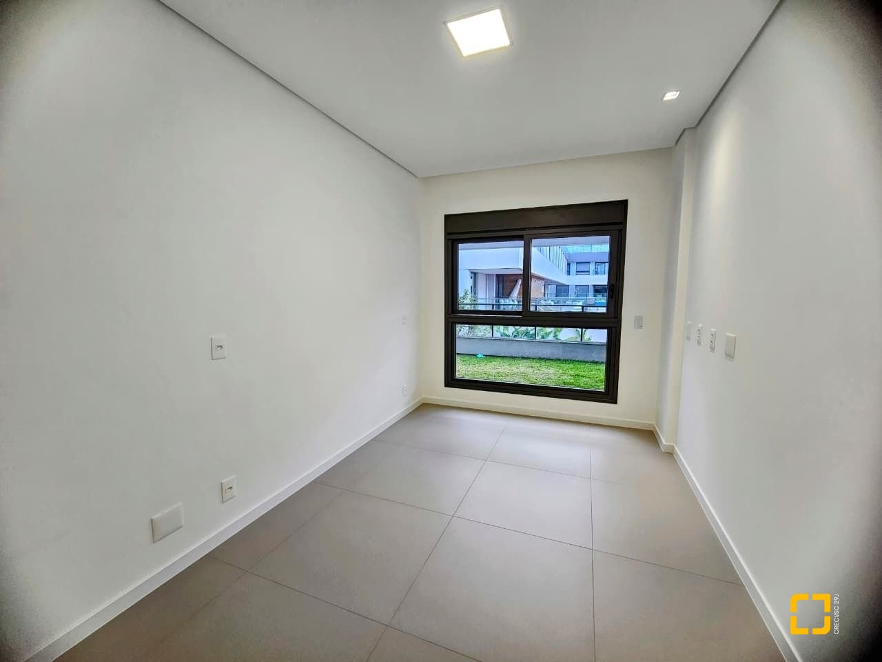 Apartamento com 119m², 3 quartos (sendo 1 suíte), 2 garagens, no bairro Morro das Pedras em Florianópolis