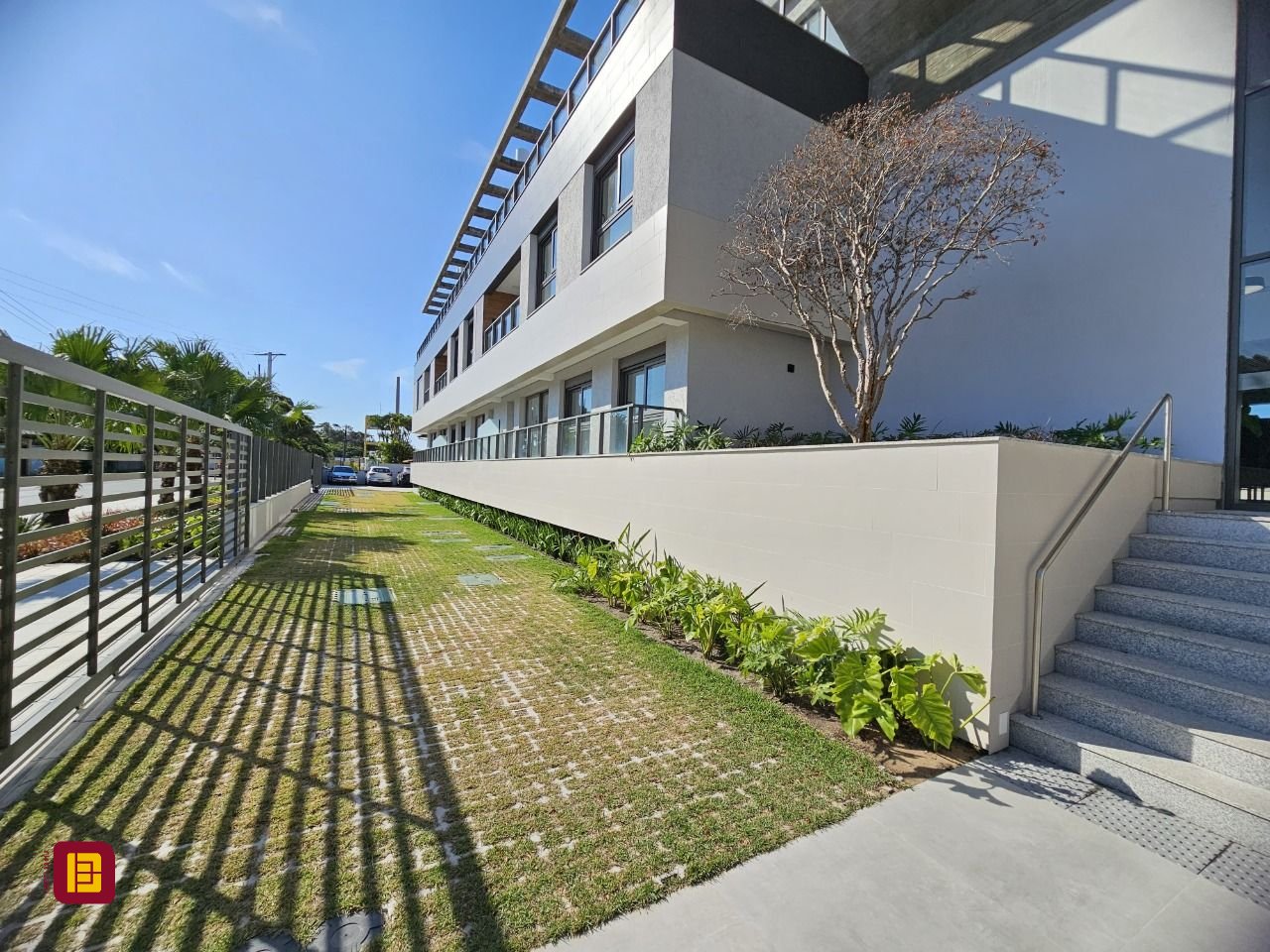 Apartamento com 119m², 3 quartos (sendo 1 suíte), 2 garagens, no bairro Morro das Pedras em Florianópolis