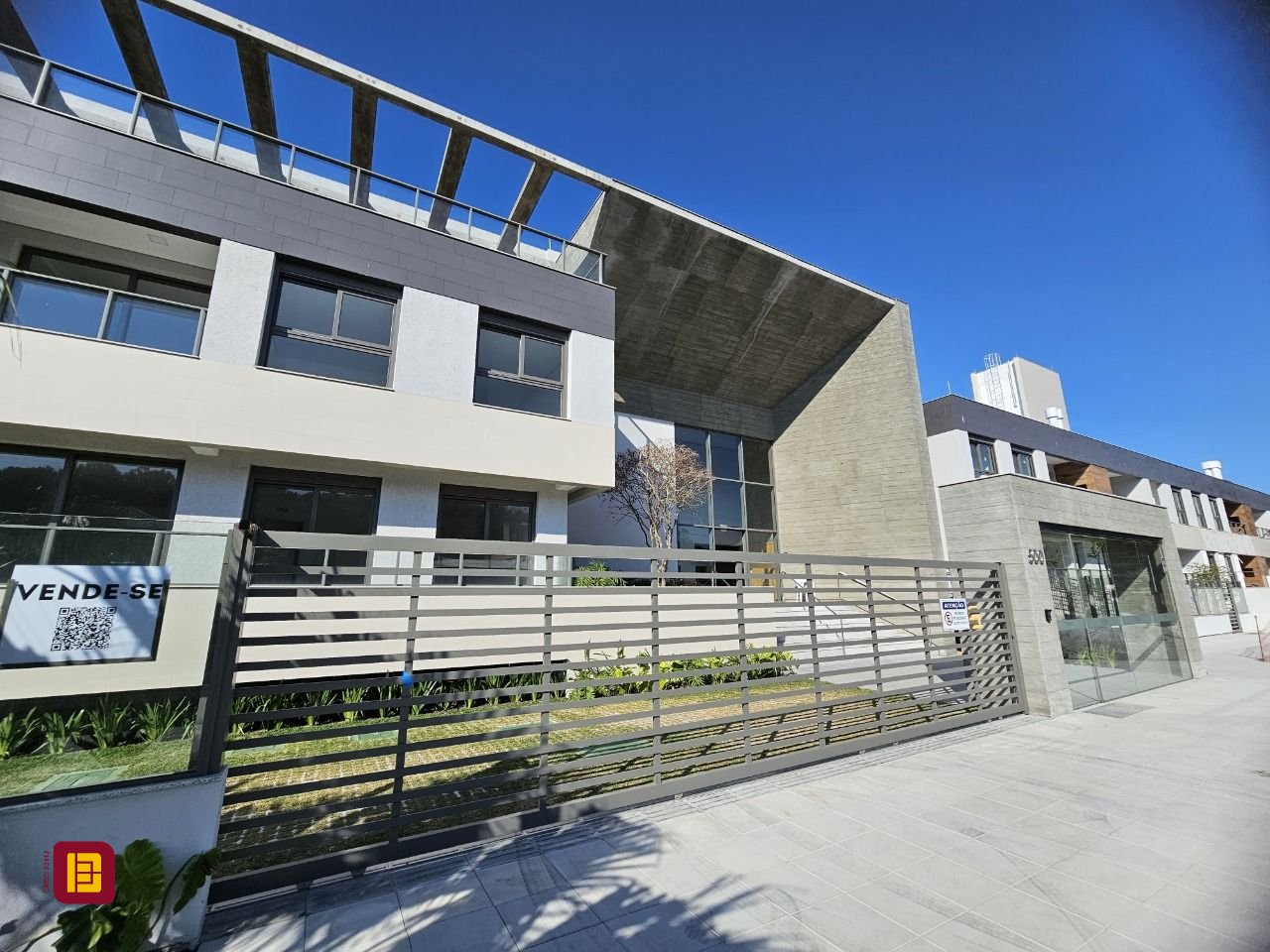 Apartamento com 119m², 3 quartos (sendo 1 suíte), 2 garagens, no bairro Morro das Pedras em Florianópolis