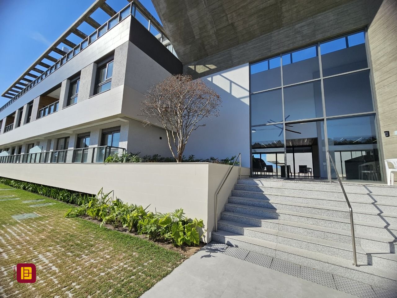 Apartamento com 119m², 3 quartos (sendo 1 suíte), 2 garagens, no bairro Morro das Pedras em Florianópolis