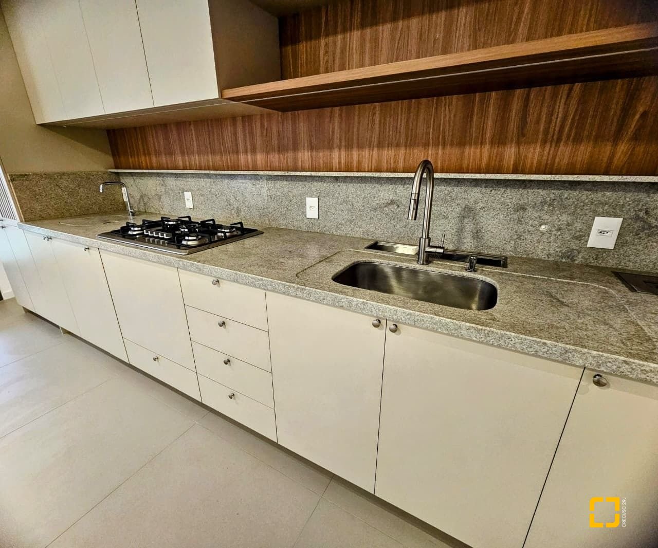 Apartamento com 119m², 3 quartos (sendo 1 suíte), 2 garagens, no bairro Morro das Pedras em Florianópolis
