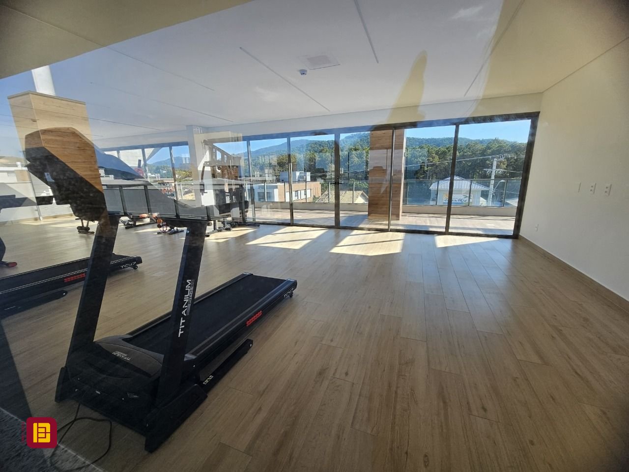Apartamento com 119m², 3 quartos (sendo 1 suíte), 2 garagens, no bairro Morro das Pedras em Florianópolis