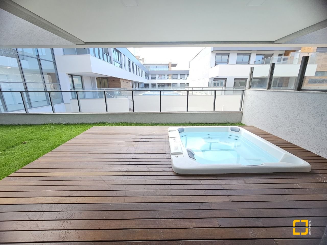 Apartamento com 119m², 3 quartos (sendo 1 suíte), 2 garagens, no bairro Morro das Pedras em Florianópolis