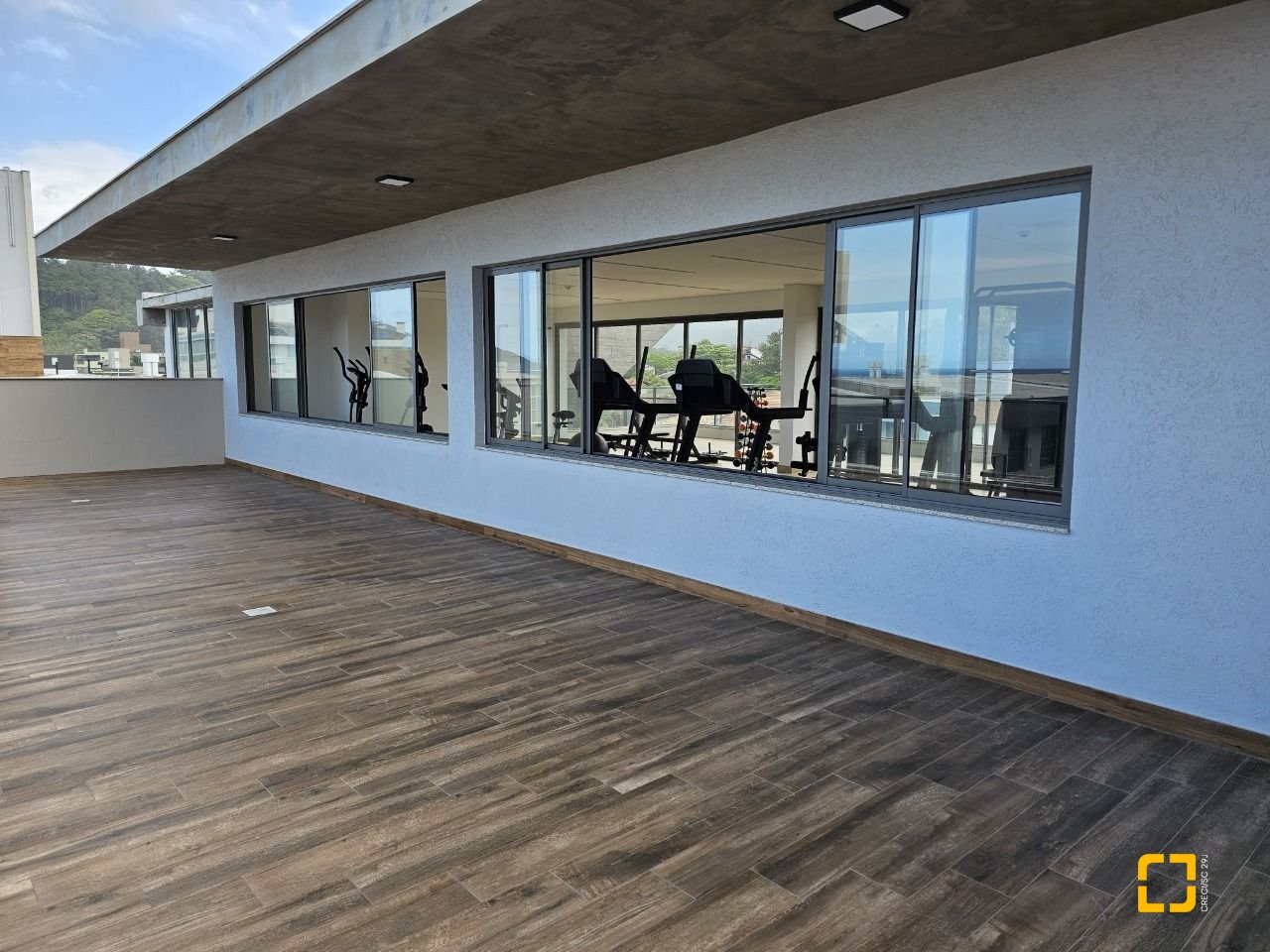 Apartamento com 119m², 3 quartos (sendo 1 suíte), 2 garagens, no bairro Morro das Pedras em Florianópolis