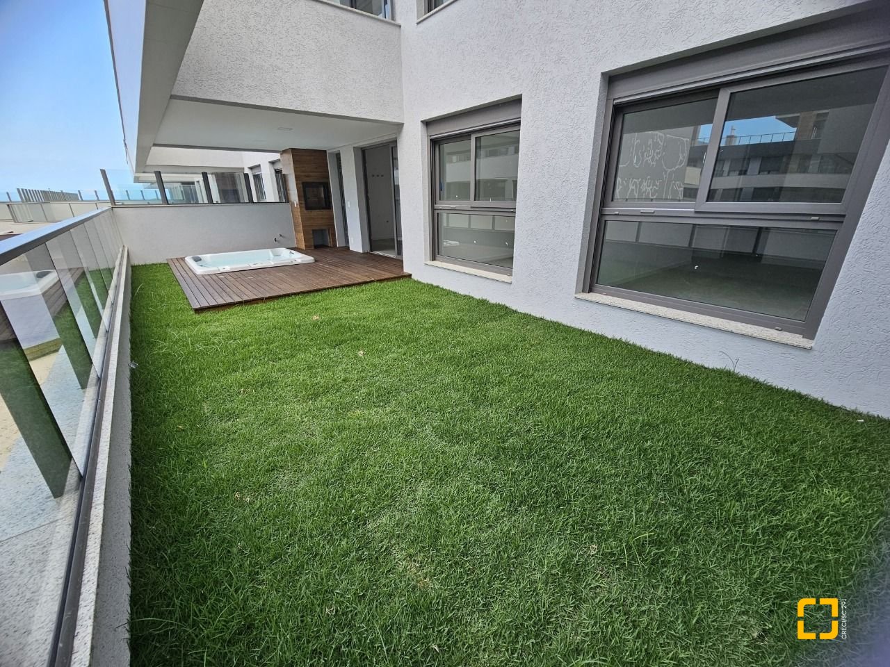 Apartamento com 119m², 3 quartos (sendo 1 suíte), 2 garagens, no bairro Morro das Pedras em Florianópolis