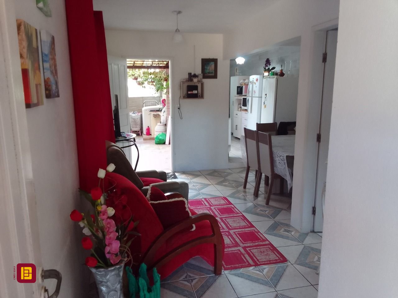 Casa com 100m², 2 quartos (sendo 1 suíte), 1 garagem, no bairro Rio Tavares em Florianópolis