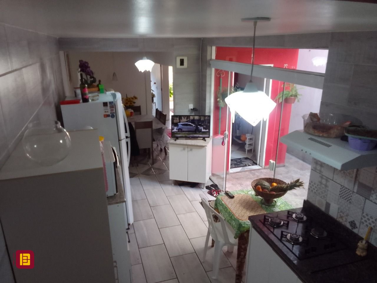 Casa com 100m², 2 quartos (sendo 1 suíte), 1 garagem, no bairro Rio Tavares em Florianópolis