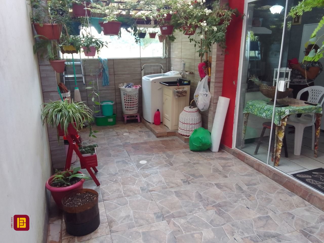Casa com 100m², 2 quartos (sendo 1 suíte), 1 garagem, no bairro Rio Tavares em Florianópolis