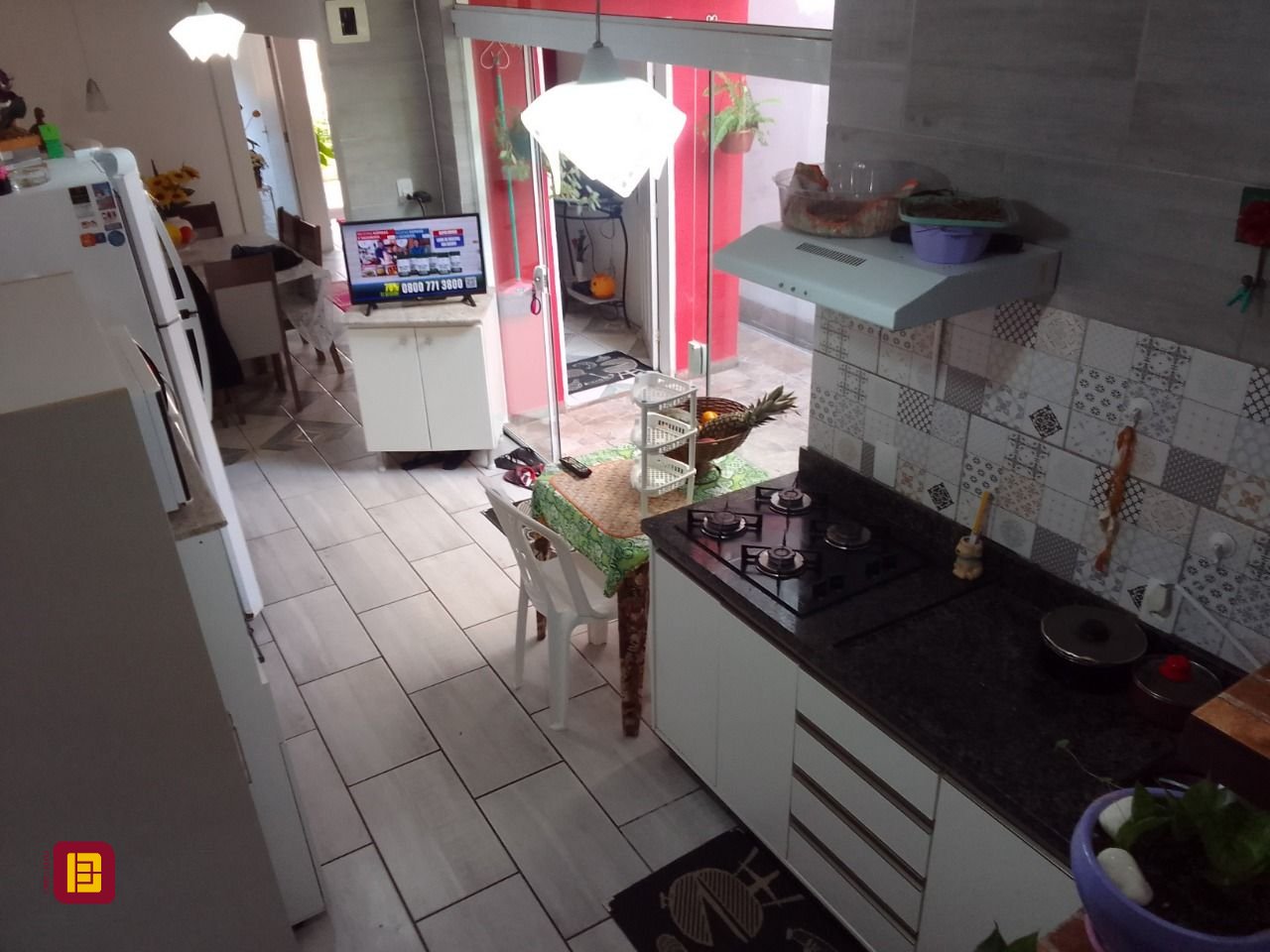 Casa com 100m², 2 quartos (sendo 1 suíte), 1 garagem, no bairro Rio Tavares em Florianópolis