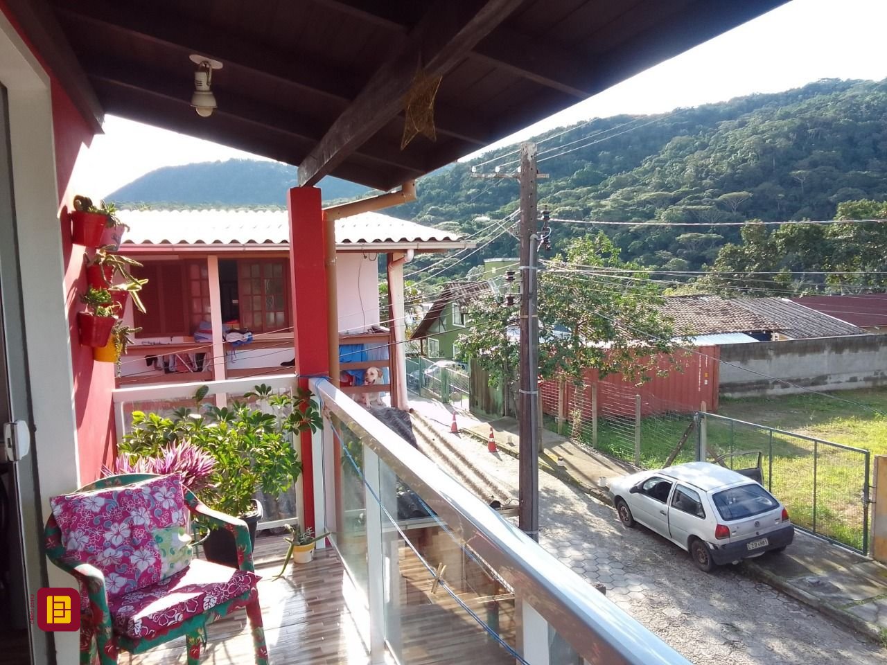 Casa com 100m², 2 quartos (sendo 1 suíte), 1 garagem, no bairro Rio Tavares em Florianópolis