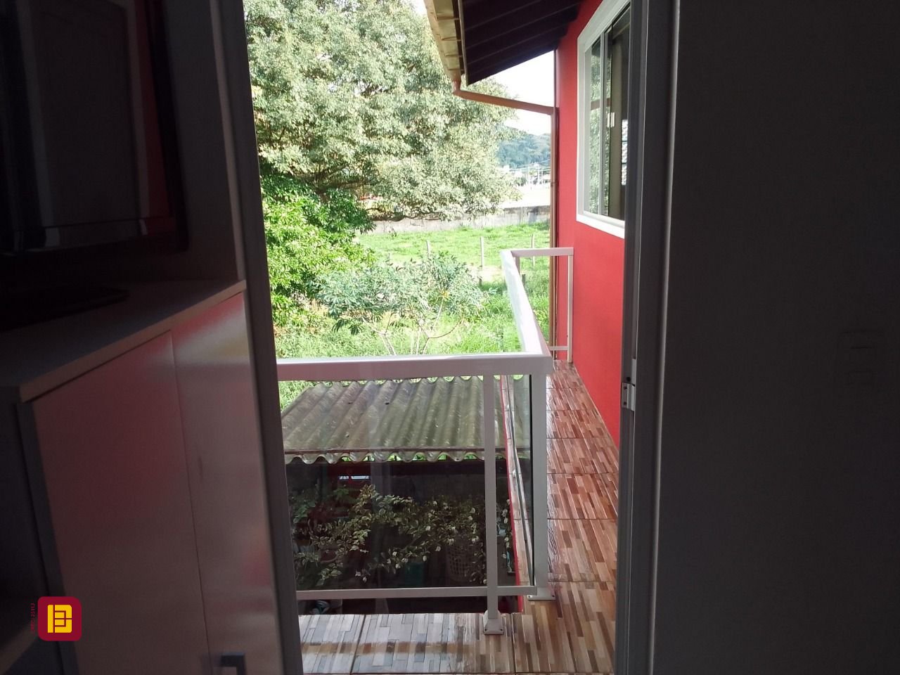 Casa com 100m², 2 quartos (sendo 1 suíte), 1 garagem, no bairro Rio Tavares em Florianópolis