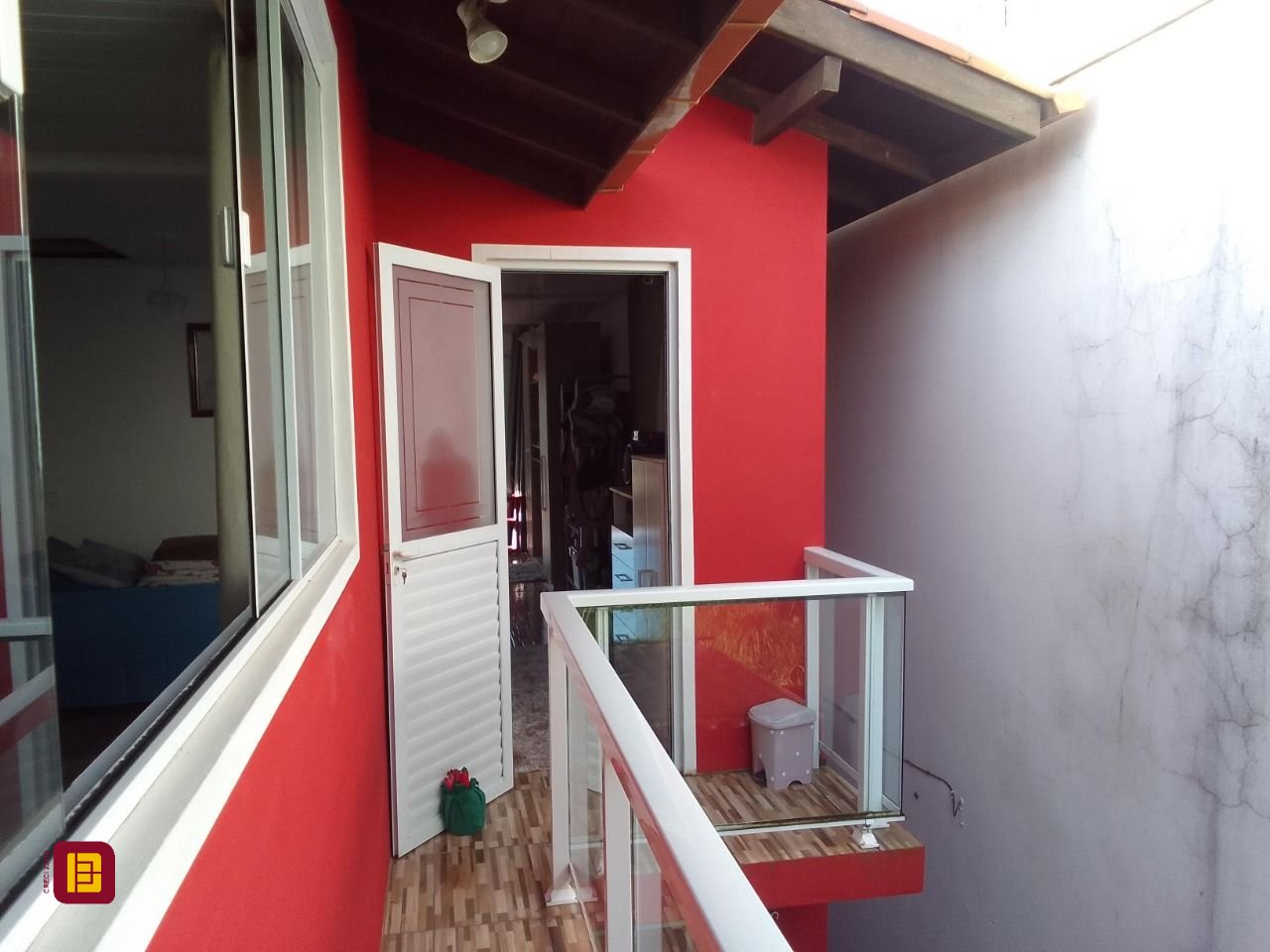 Casa com 100m², 2 quartos (sendo 1 suíte), 1 garagem, no bairro Rio Tavares em Florianópolis