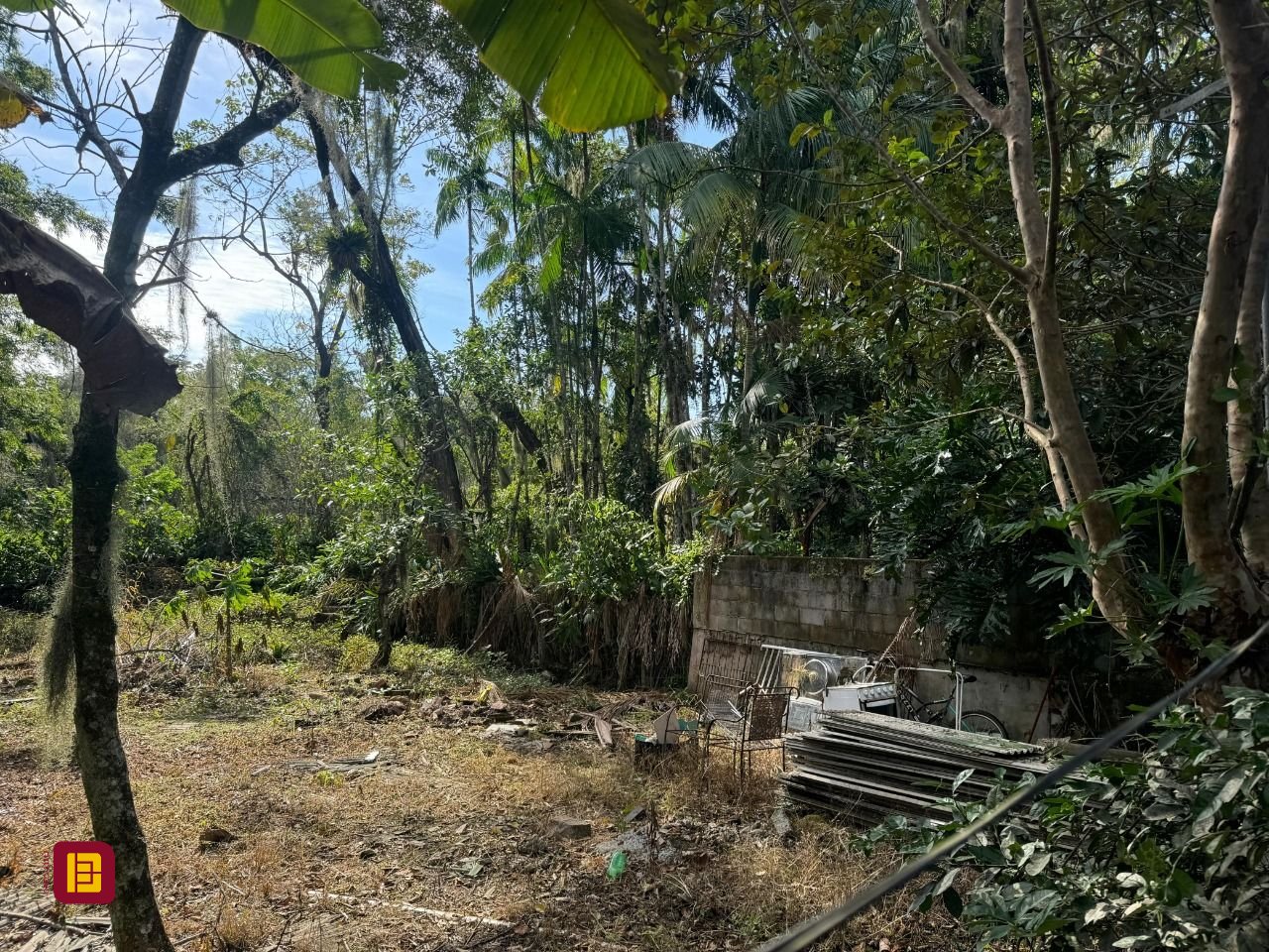 Terreno com 1036m², no bairro Rio Tavares em Florianópolis