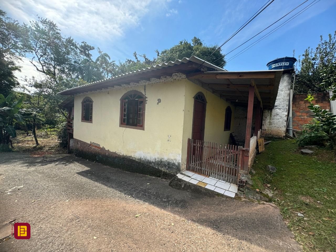 Terreno com 1036m², no bairro Rio Tavares em Florianópolis