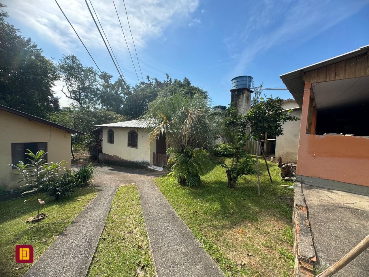 Terreno com 1036m², no bairro Rio Tavares em Florianópolis