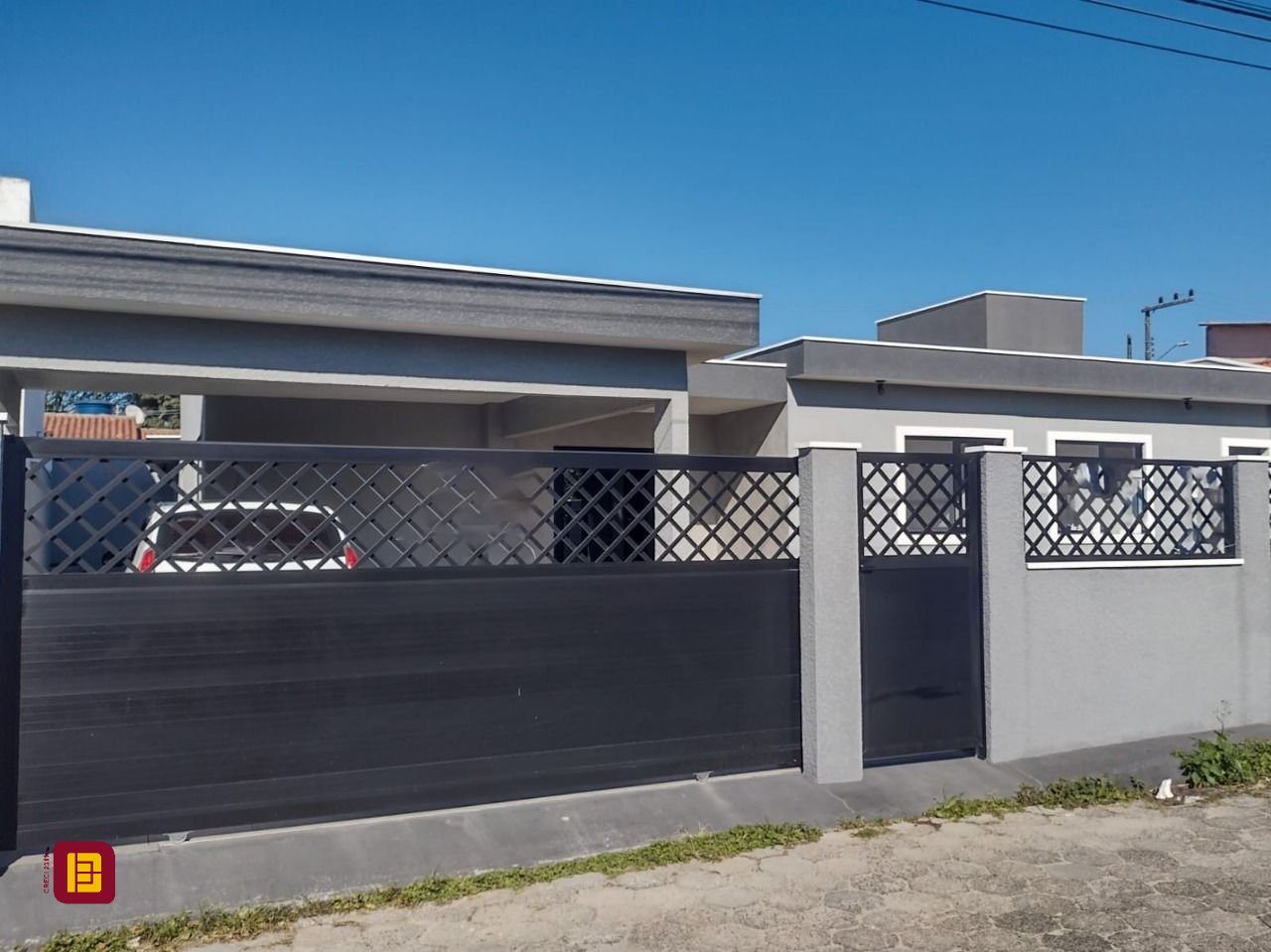Casa com 132m², 6 quartos (sendo 2 suítes), 2 garagens, no bairro Ingleses em Florianópolis