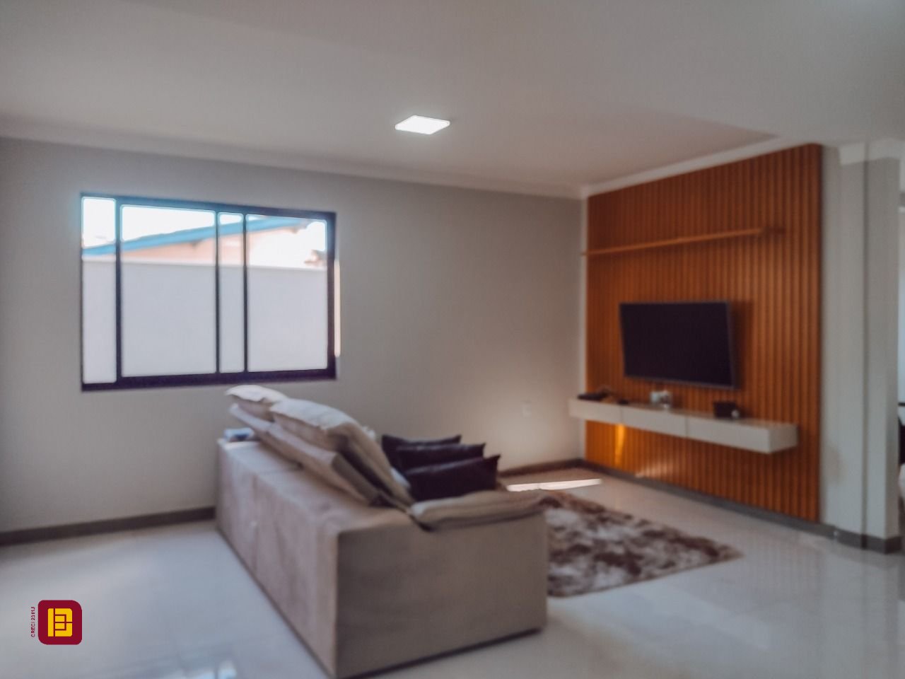 Casa com 132m², 6 quartos (sendo 2 suítes), 2 garagens, no bairro Ingleses em Florianópolis