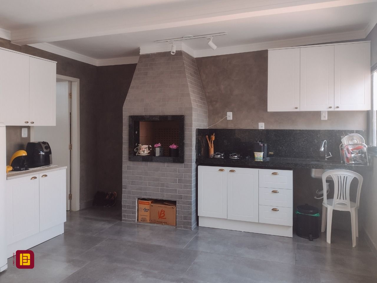 Casa com 132m², 6 quartos (sendo 2 suítes), 2 garagens, no bairro Ingleses em Florianópolis