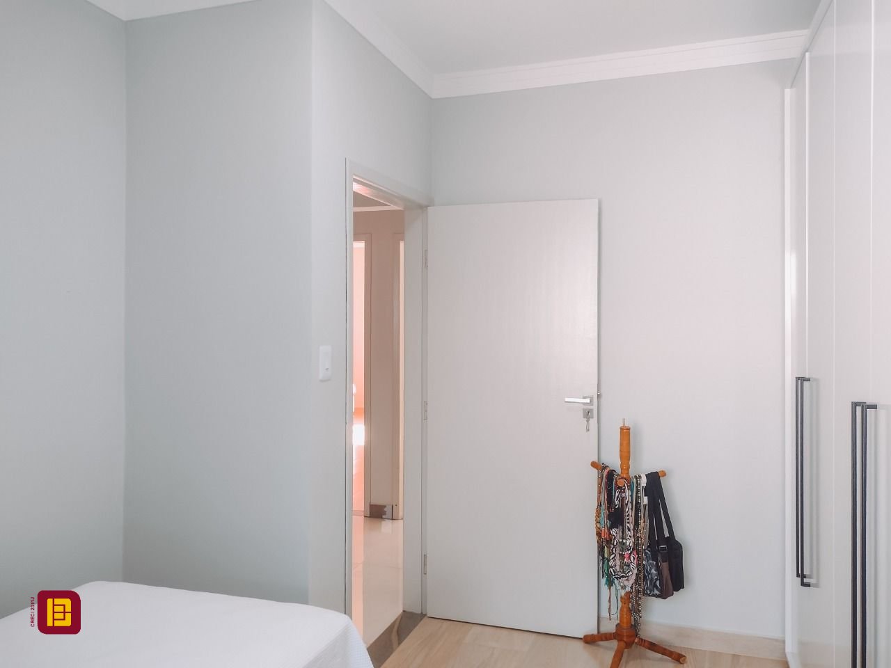 Casa com 132m², 6 quartos (sendo 2 suítes), 2 garagens, no bairro Ingleses em Florianópolis