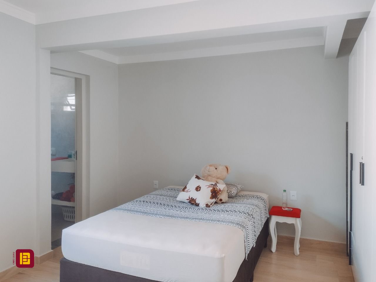 Casa com 132m², 6 quartos (sendo 2 suítes), 2 garagens, no bairro Ingleses em Florianópolis