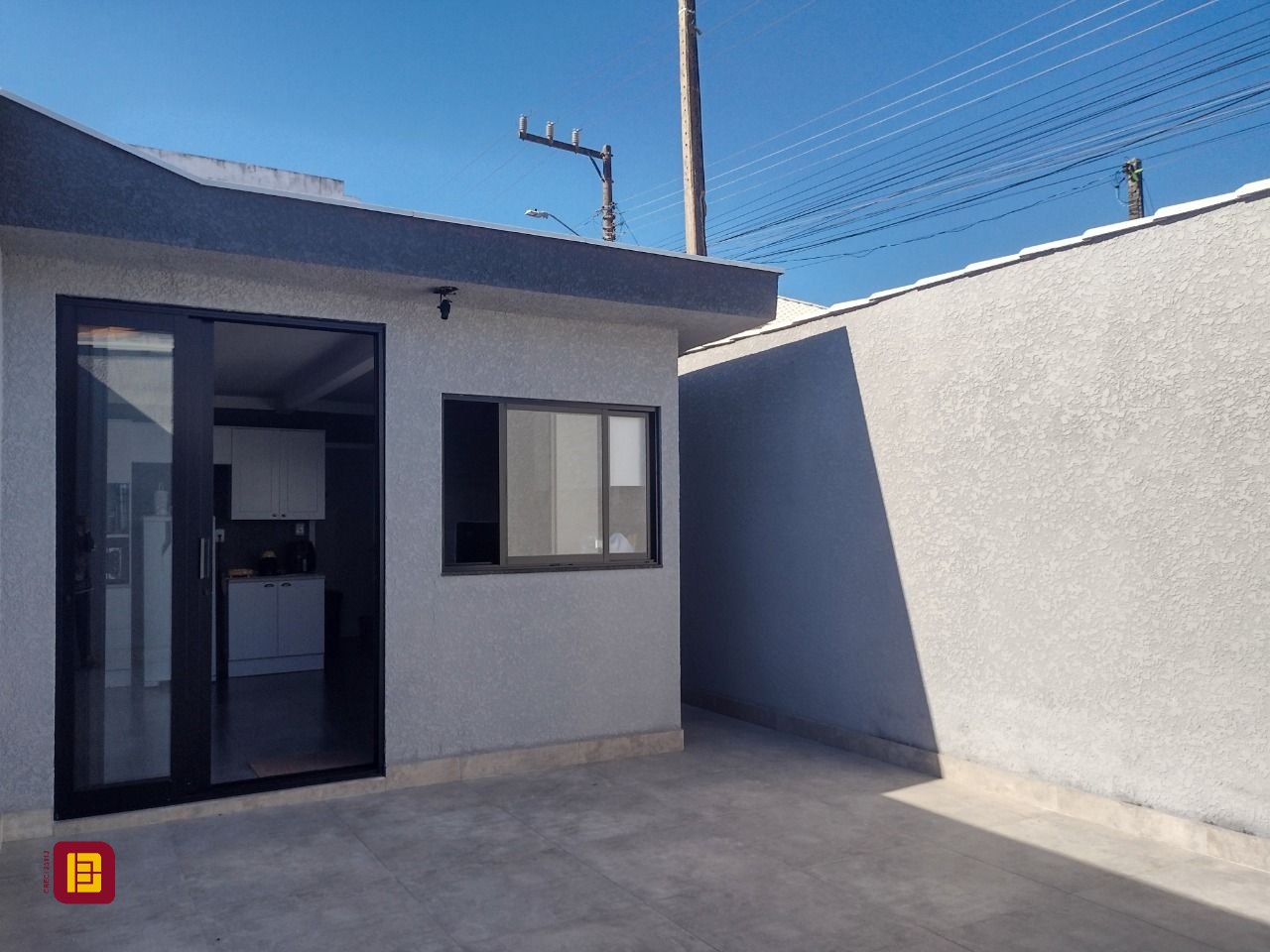 Casa com 132m², 6 quartos (sendo 2 suítes), 2 garagens, no bairro Ingleses em Florianópolis