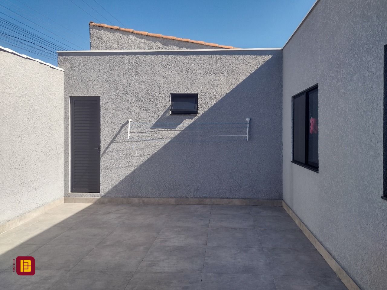 Casa com 132m², 6 quartos (sendo 2 suítes), 2 garagens, no bairro Ingleses em Florianópolis