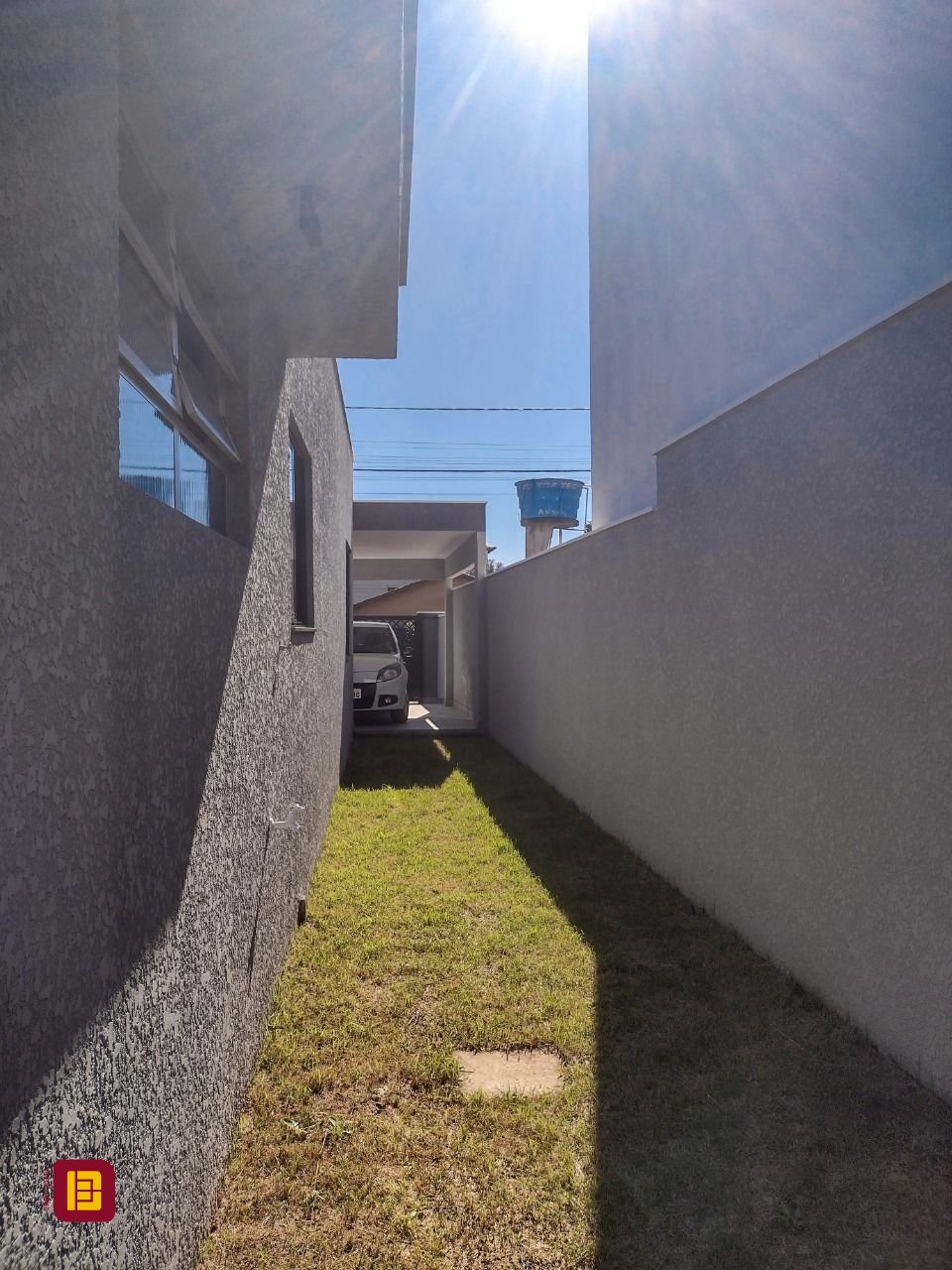 Casa com 132m², 6 quartos (sendo 2 suítes), 2 garagens, no bairro Ingleses em Florianópolis