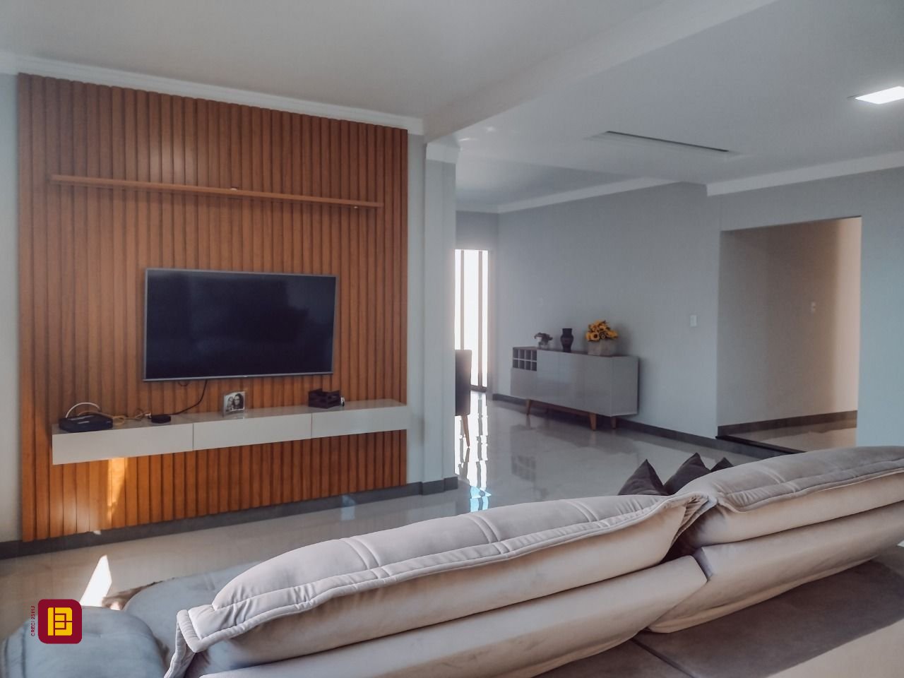 Casa com 132m², 6 quartos (sendo 2 suítes), 2 garagens, no bairro Ingleses em Florianópolis