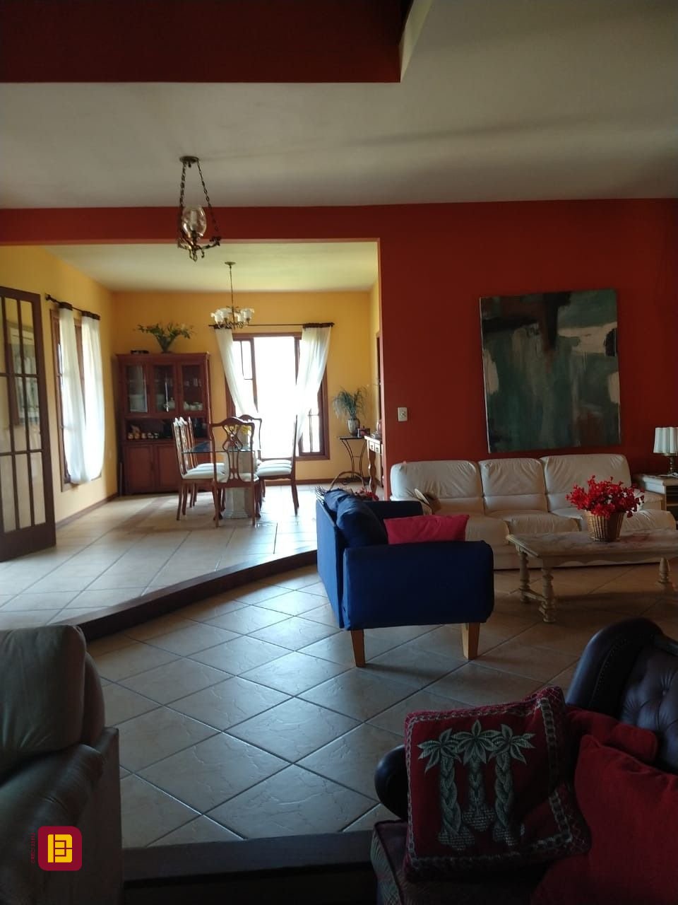 Casa com 430m², 5 quartos (sendo 1 suíte), 4 garagens, no bairro Lagoa da Conceição em Florianópolis