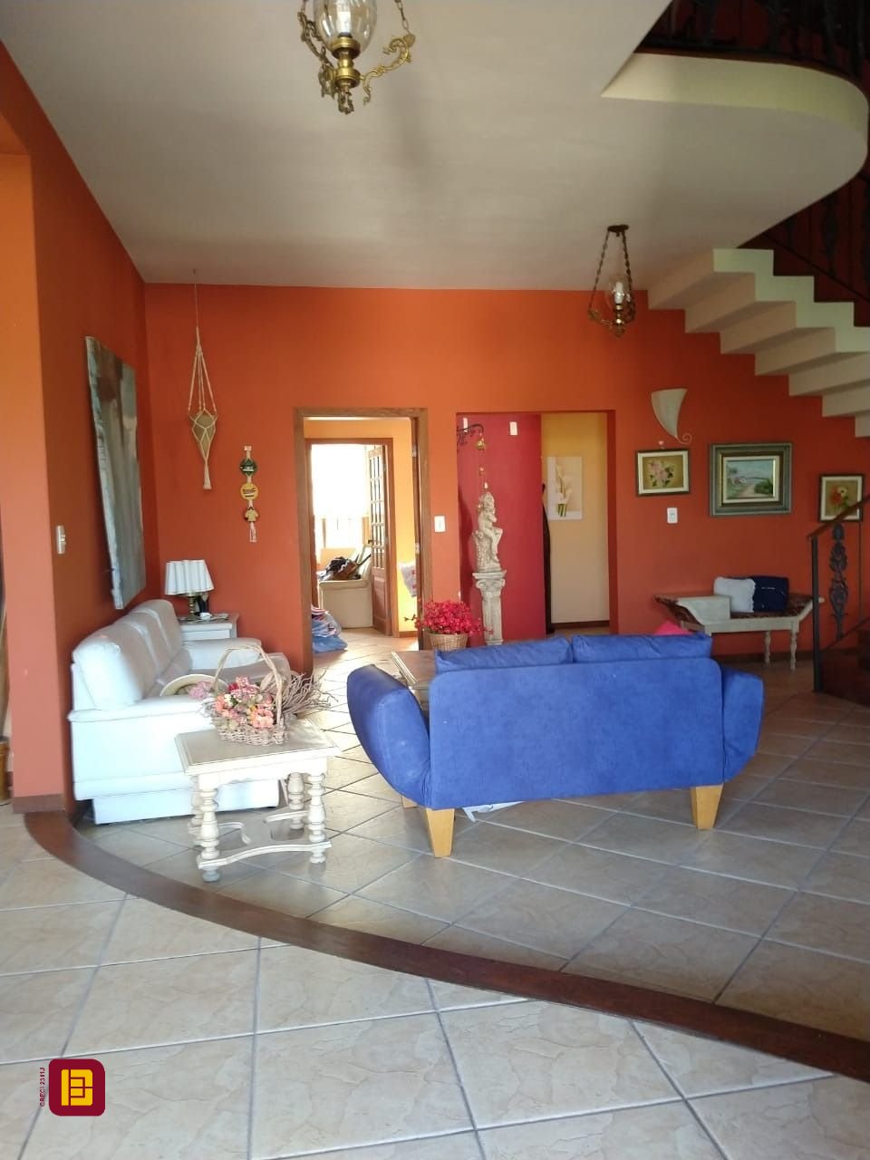 Casa com 430m², 5 quartos (sendo 1 suíte), 4 garagens, no bairro Lagoa da Conceição em Florianópolis