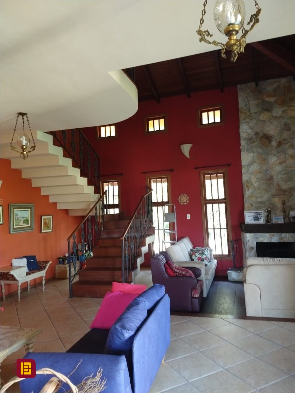 Casa com 430m², 5 quartos (sendo 1 suíte), 4 garagens, no bairro Lagoa da Conceição em Florianópolis