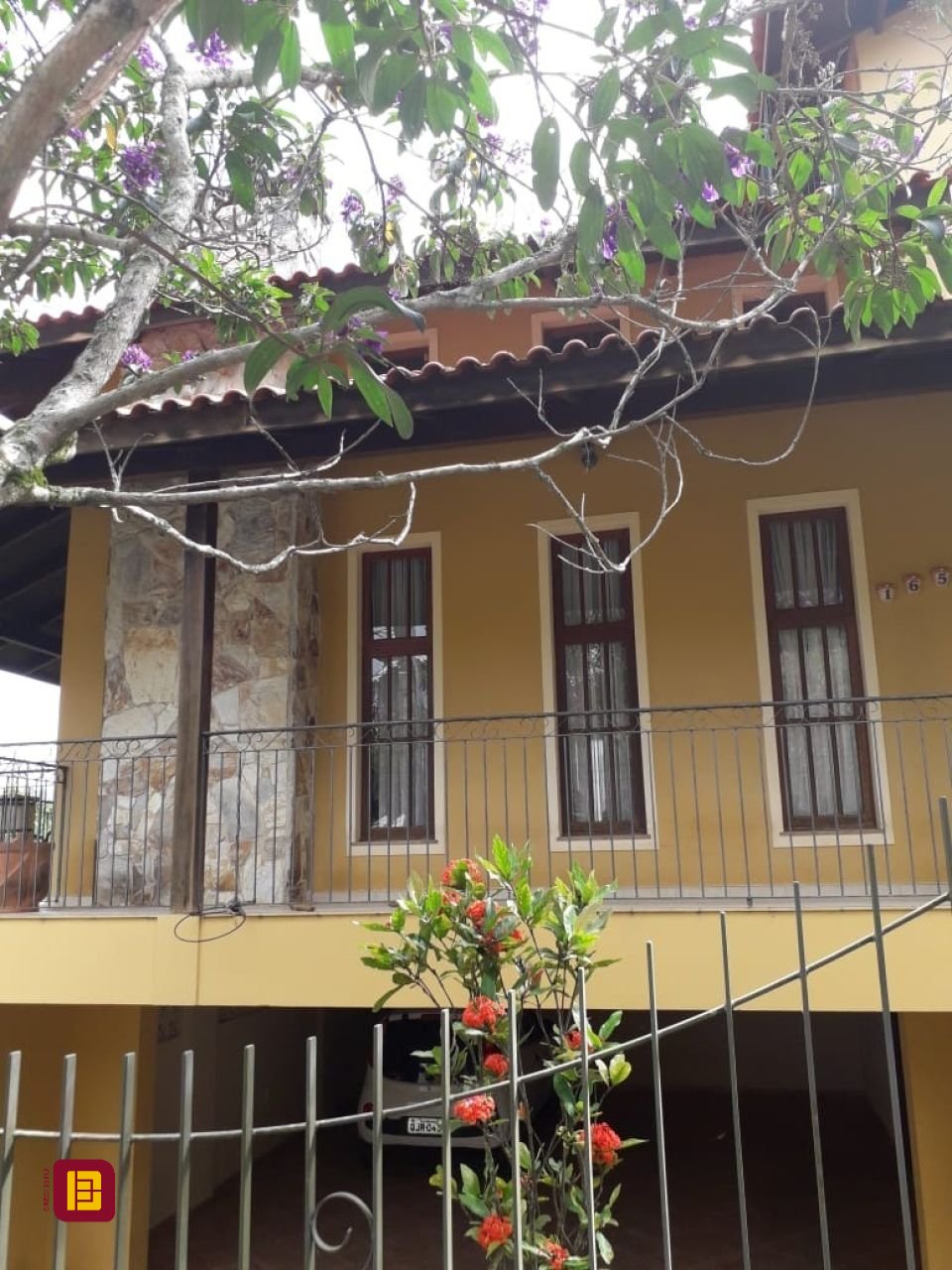 Casa com 430m², 5 quartos (sendo 1 suíte), 4 garagens, no bairro Lagoa da Conceição em Florianópolis