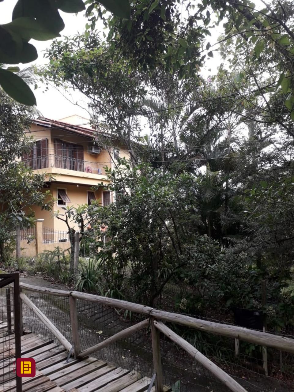 Casa com 430m², 5 quartos (sendo 1 suíte), 4 garagens, no bairro Lagoa da Conceição em Florianópolis