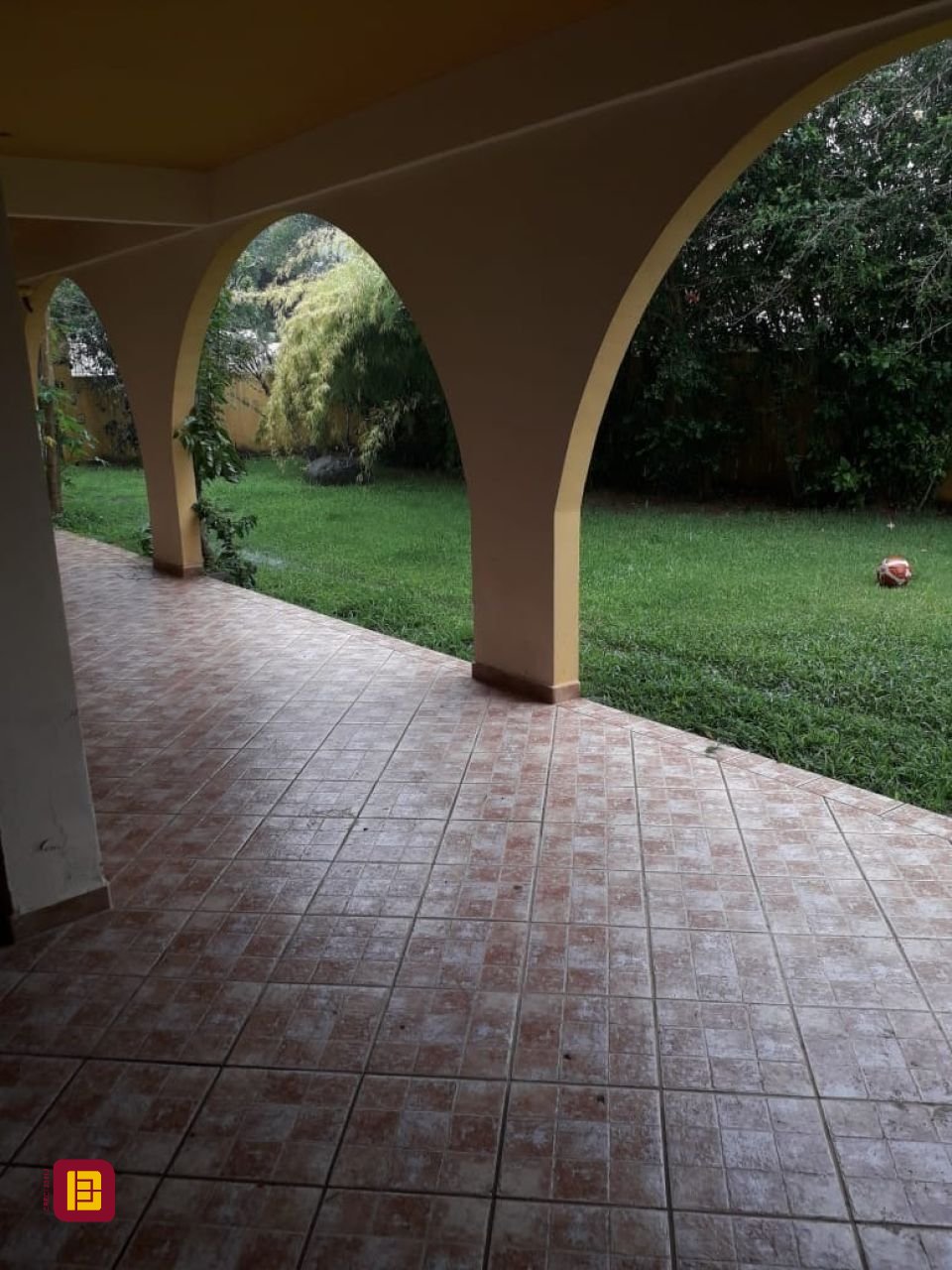 Casa com 430m², 5 quartos (sendo 1 suíte), 4 garagens, no bairro Lagoa da Conceição em Florianópolis