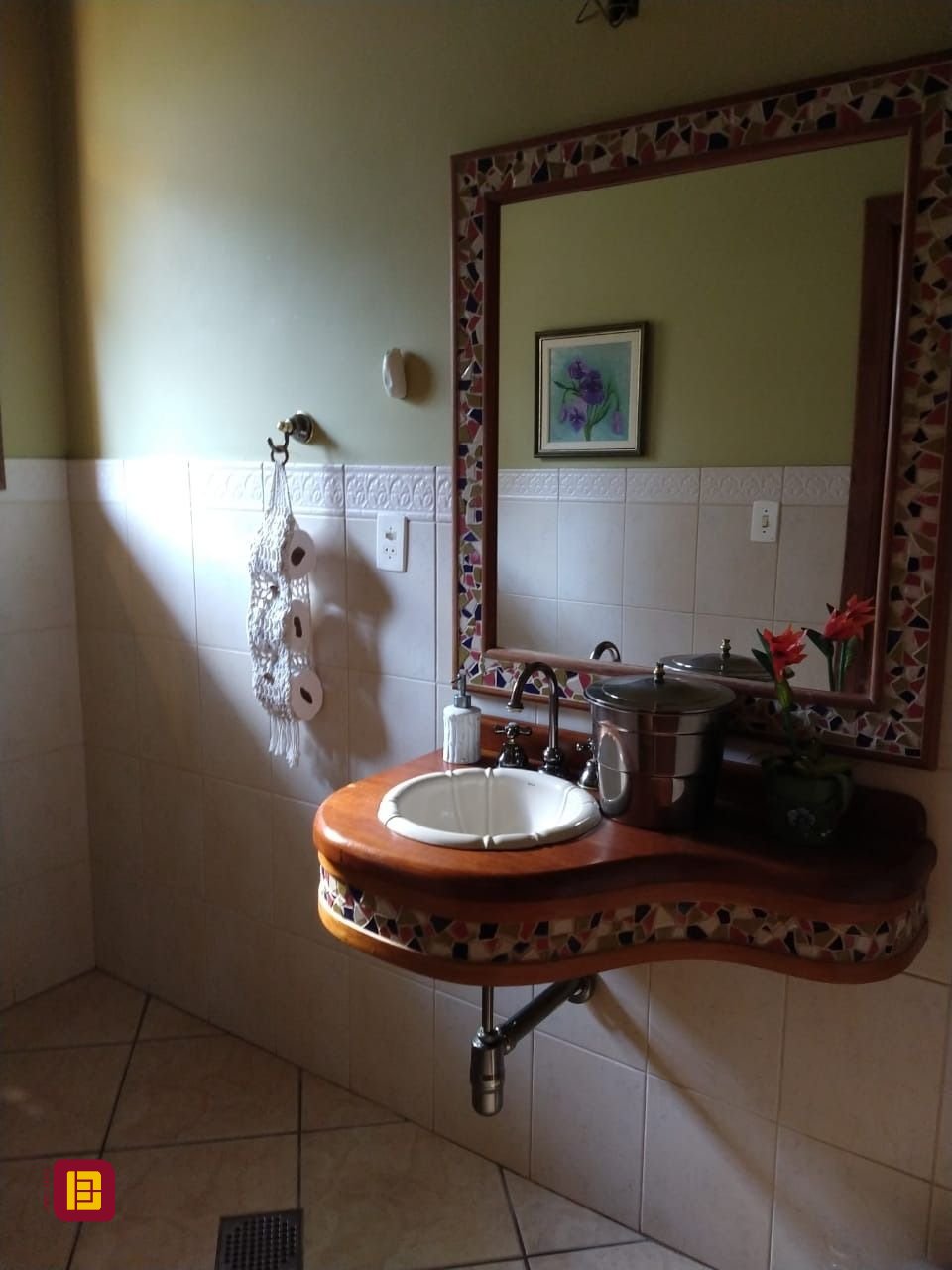 Casa com 430m², 5 quartos (sendo 1 suíte), 4 garagens, no bairro Lagoa da Conceição em Florianópolis
