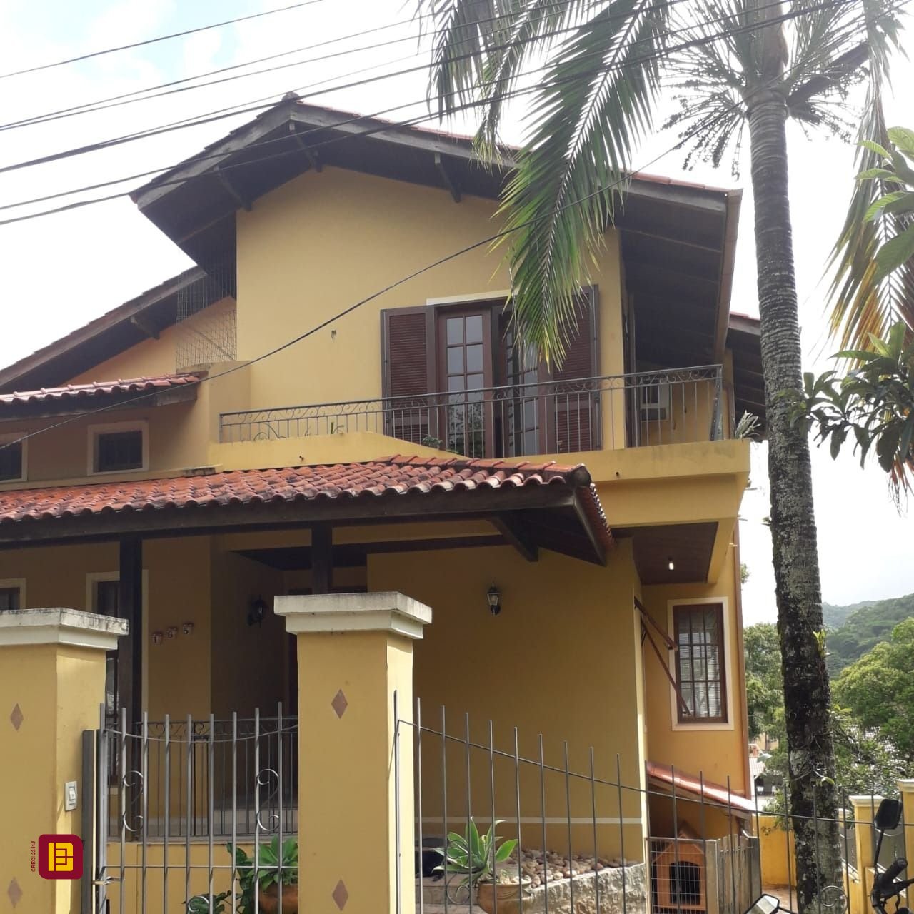Casa com 430m², 5 quartos (sendo 1 suíte), 4 garagens, no bairro Lagoa da Conceição em Florianópolis