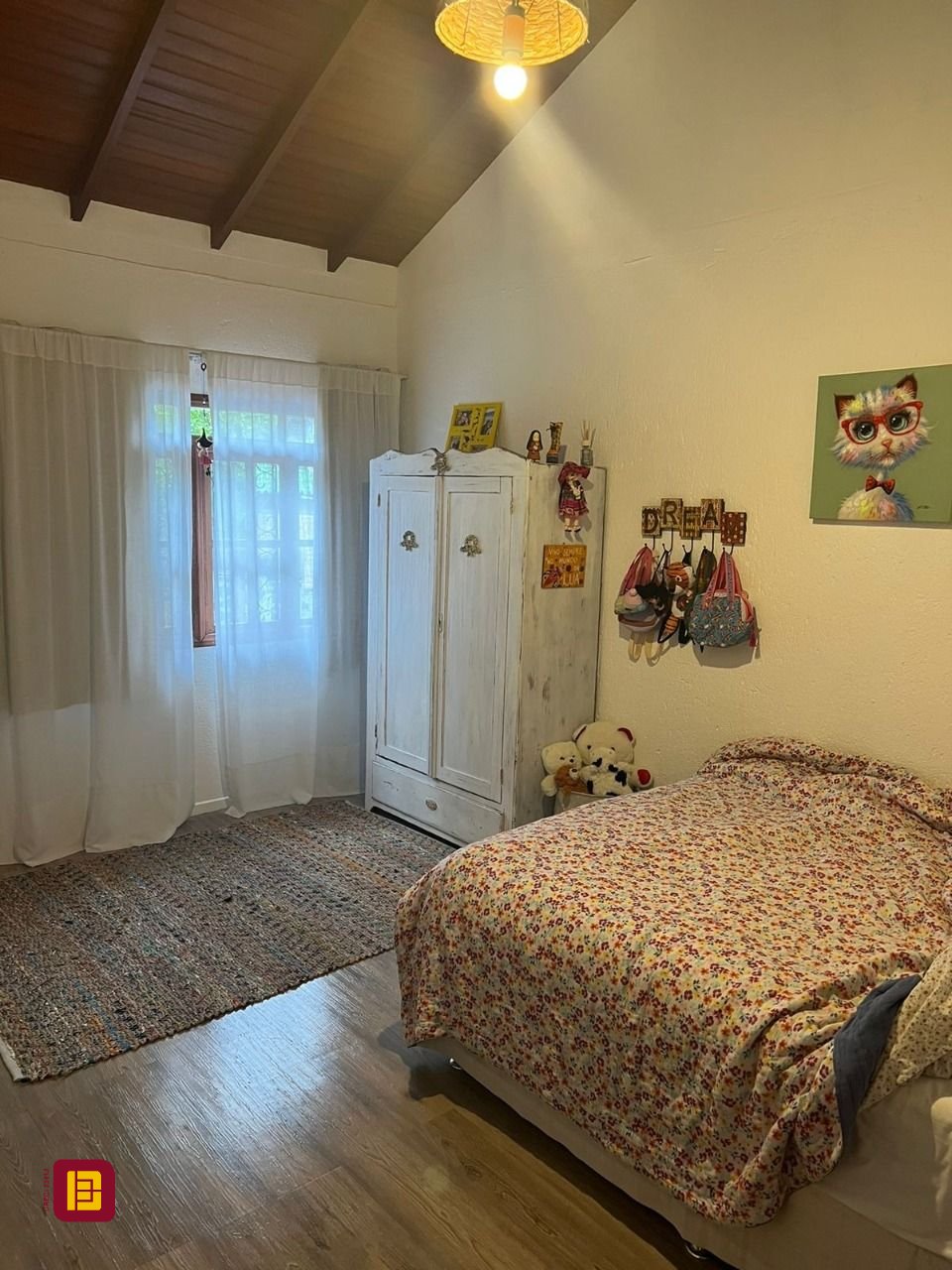 Casa com 250m², 4 quartos (sendo 1 suíte), 2 garagens, no bairro Santo Antônio de Lisboa em Florianópolis