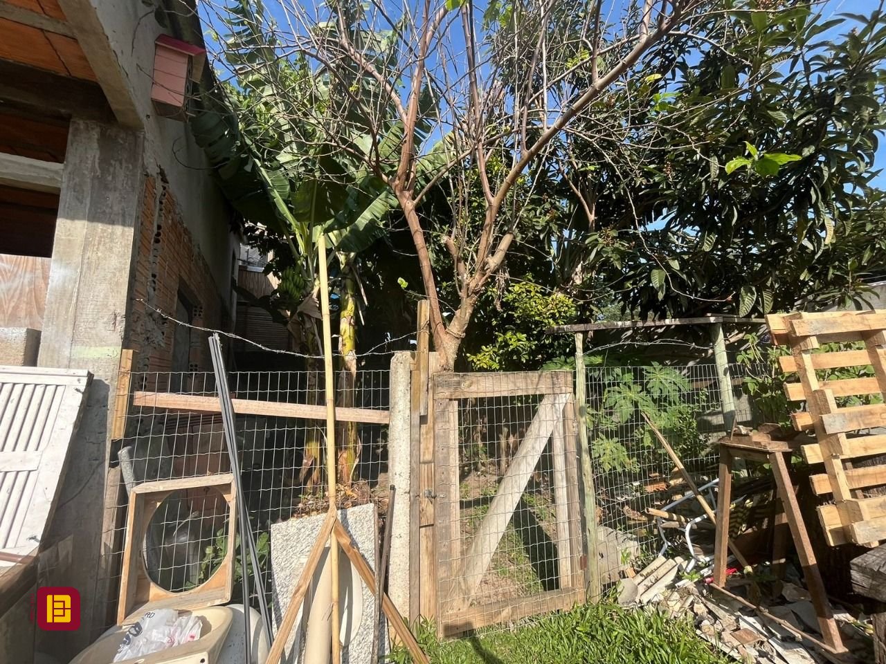 Casa com 576m², 5 quartos, no bairro Campeche em Florianópolis