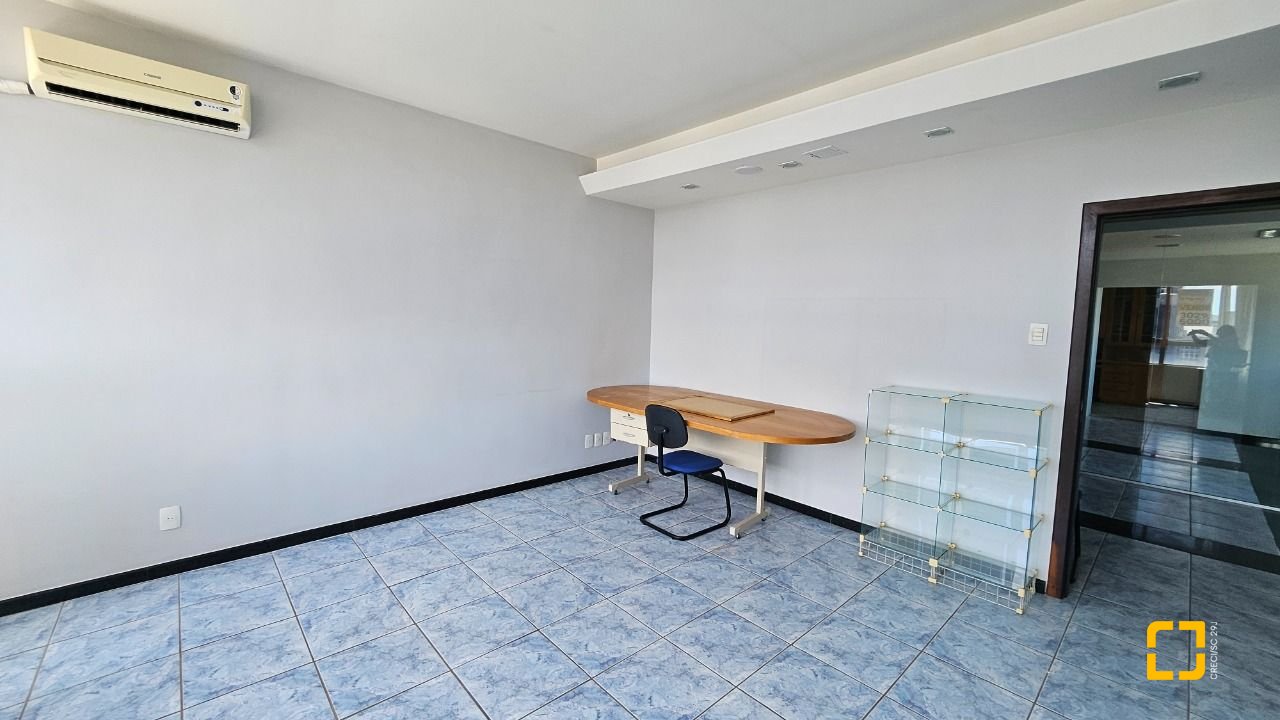 Apartamento com 102m², 3 quartos, no bairro Centro em Florianópolis