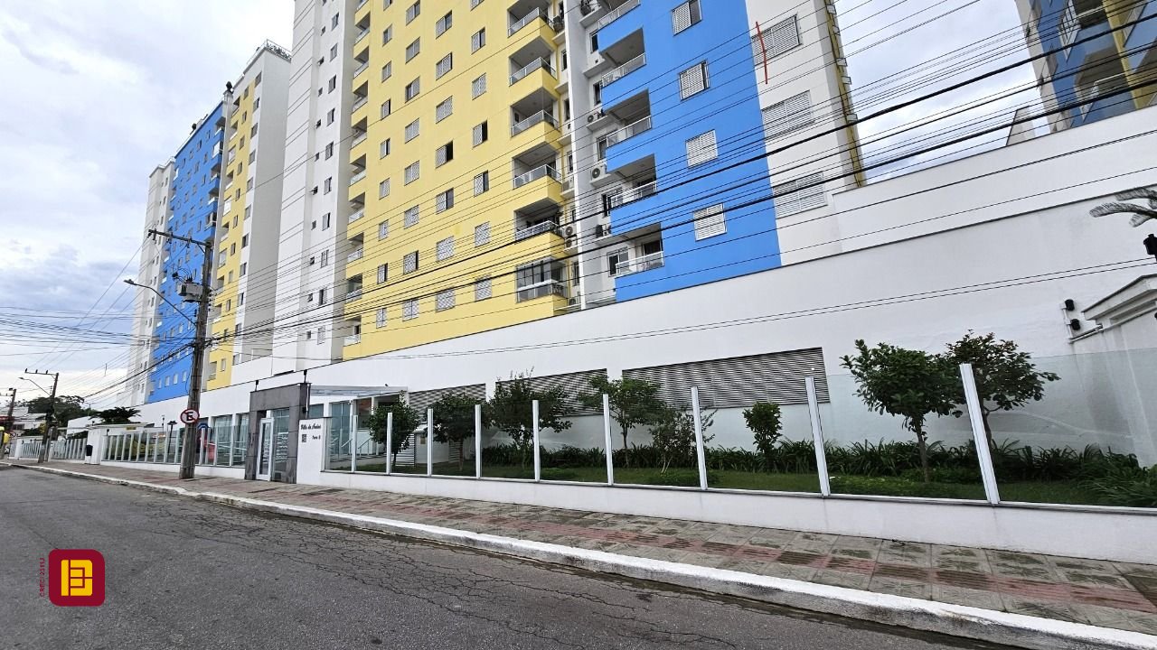 Apartamento com 67m², 2 quartos (sendo 1 suíte), 1 garagem, no bairro Areias em São José